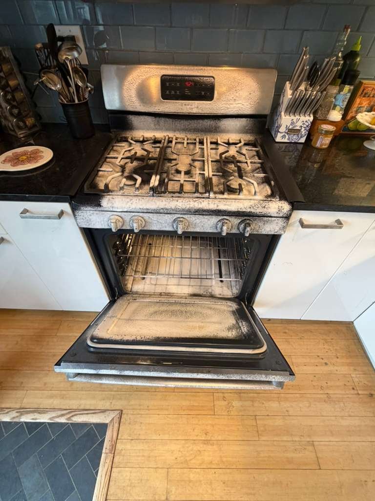 Detailed kitchen cleaning by R&E